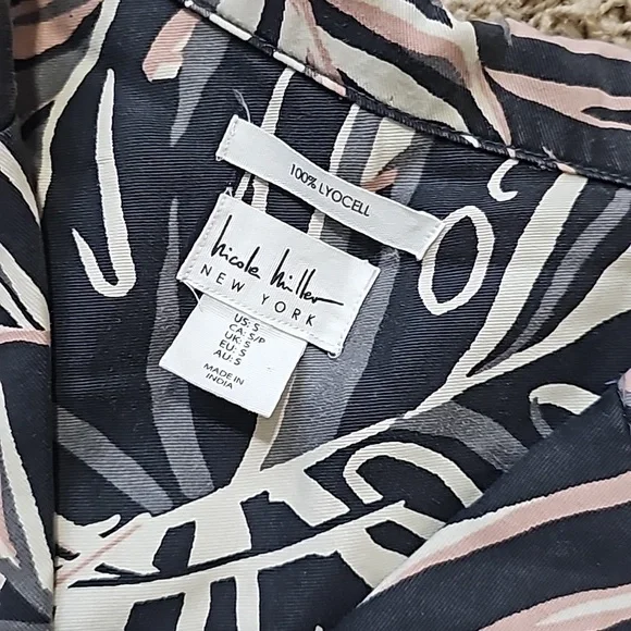 Nicole Miller Button Up Top 100% Lyocell Tropical Palm Floral Small - Picture 2 of 5